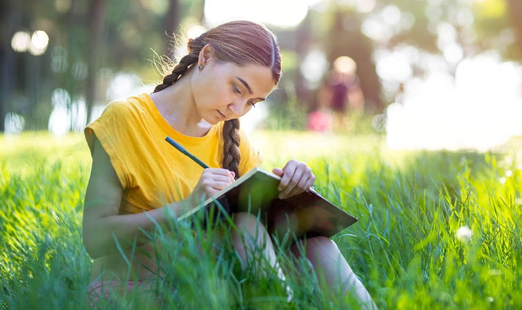 Gratitude Postcard to Nature – Reflective Writing for SEL & Outdoor Appreciation